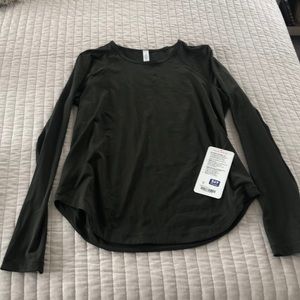 Army green Long Sleeve Smooth Stride NWT